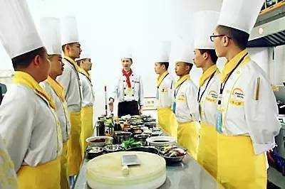 以廚政管理為本，以菜品研發(fā)為心——現(xiàn)代國際餐飲管理的核心驅動